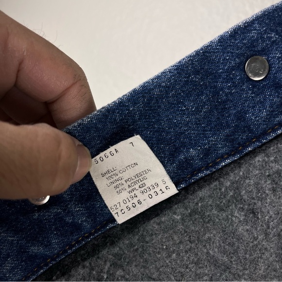 Vintage 90’s Levi’s blanket lined jean jacket - Picture 7 of 8
